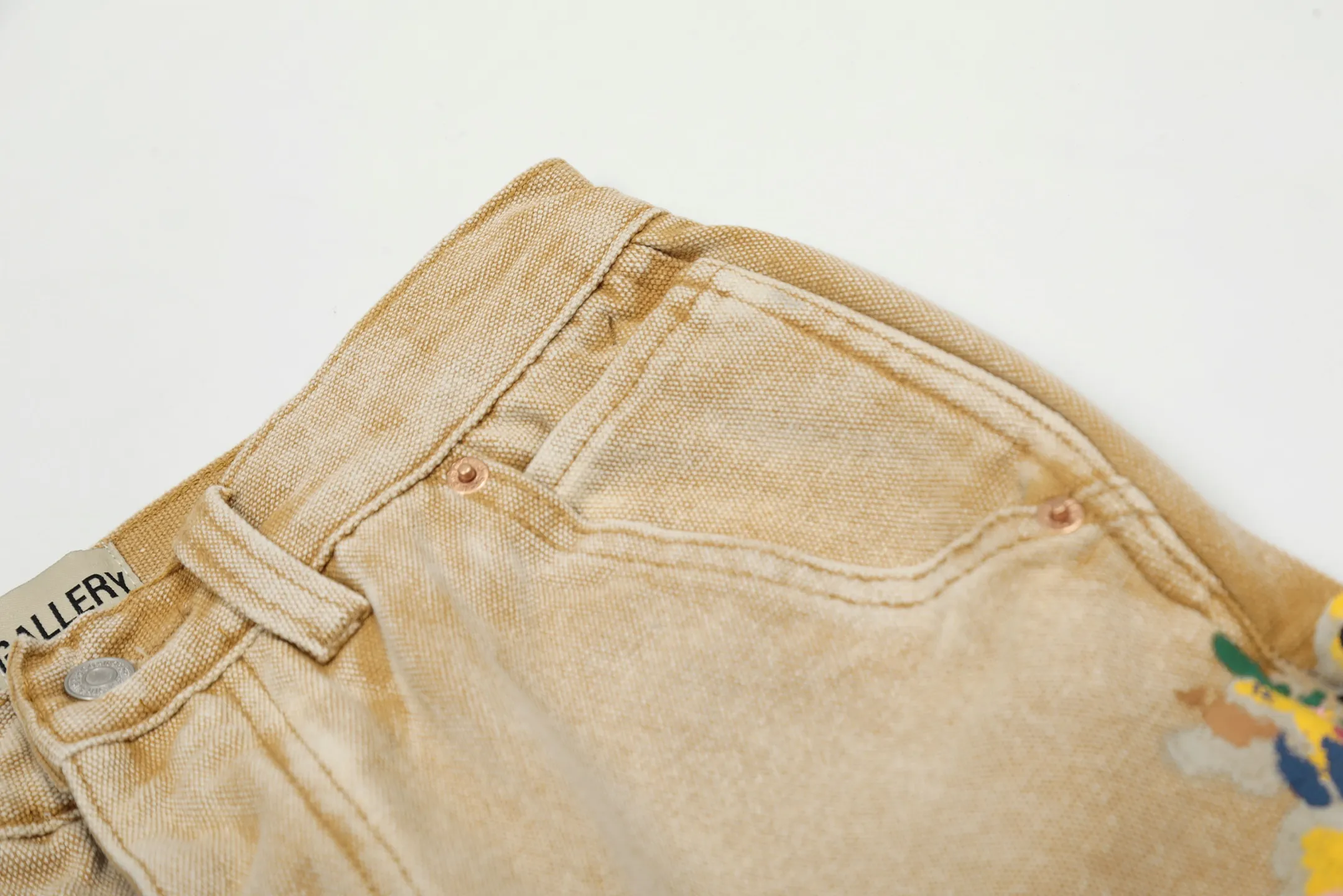 #8129 P250💰 GALLERY DEPT American retro splash-ink splicing micro-horn logging overalls raw edge jeans - Original purchase and pattern making to truly restore the ultimate texture of Vintage - Original hardware accessories, washed and other elevators, QR code analysis are all purchased from the original factory, high degree of restoration, welcome to compare with a certain product~ - Three-dimensional version Loose and comfortable, not picky about the figure, taller and slimmer, factory Seiko, original factory quality control, same style for men and women, can be matched with couples Versatile recommendation: must-have jeans for all seasons Size: S-XXL (28-36)